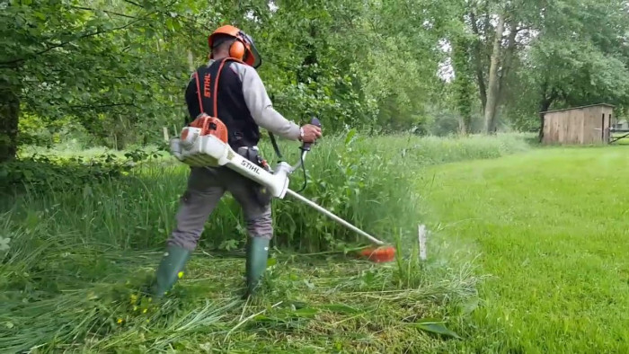 Покос газона