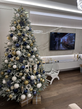 Ель "Королевская" Заснеженная люкс  (215 см)